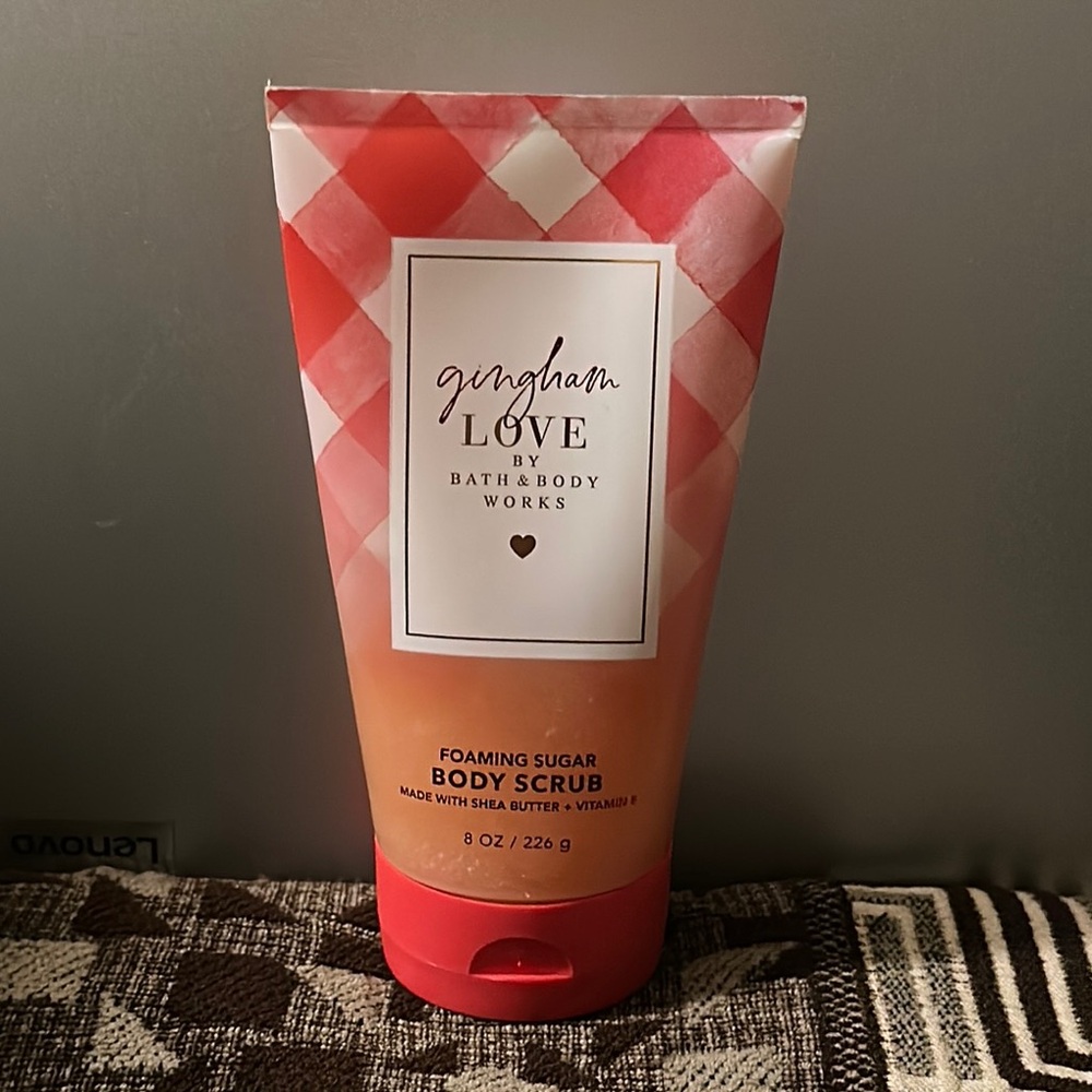 Bath & Body Works Gingham Love Foaming Sugar Body Scrub - Red